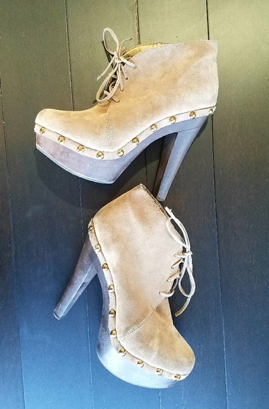 Steve Madden Brown Studded Heeled Booties - Picture 5 of 7